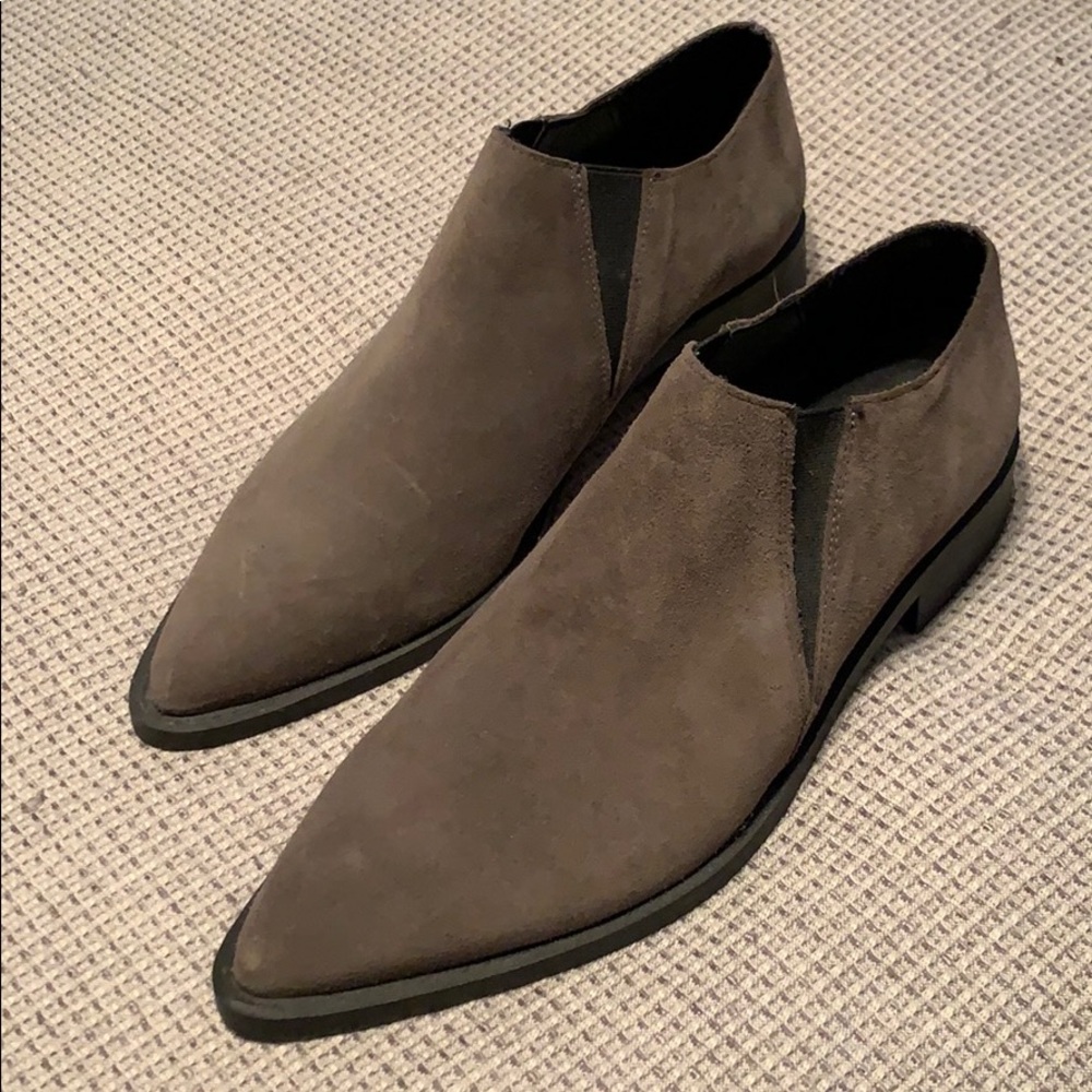 Gray suede shoe Boots.